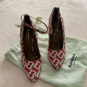 Burberry Wiltkin Pumps